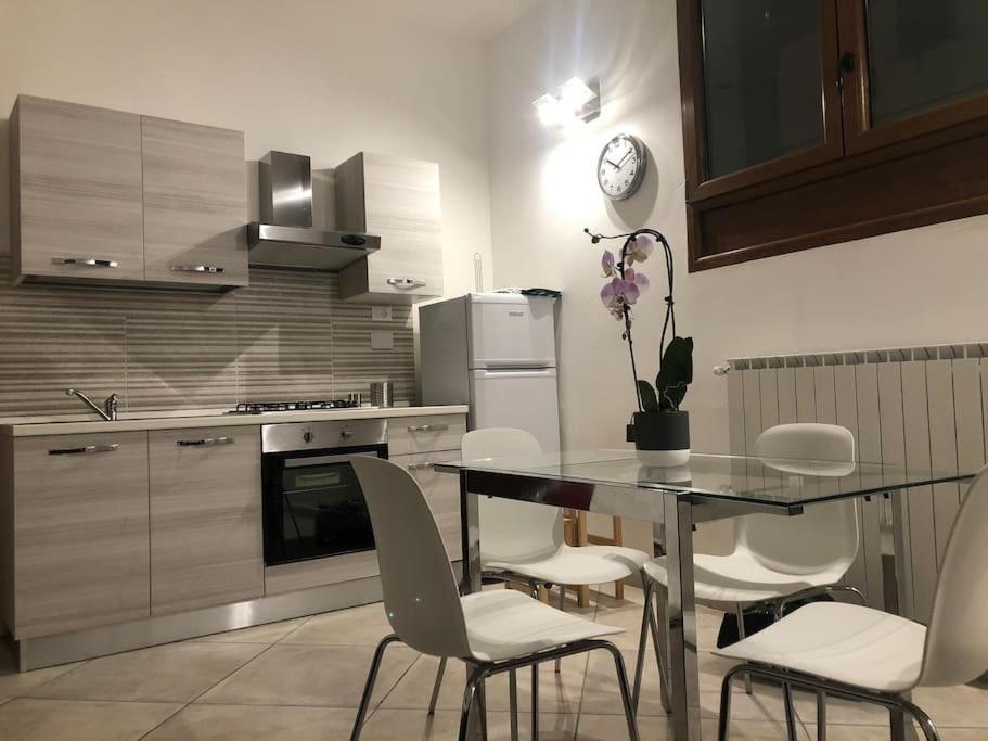 Brand New Apartment ฟลอเรนซ์ ภายนอก รูปภาพ